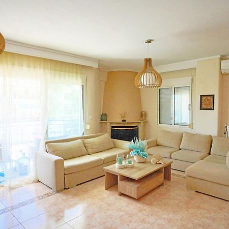 Lovely And Sunny Apartament 300M From Beach!! Переа Экстерьер фото